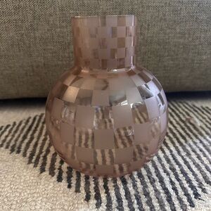 Elegant Checkered Glass Vase - Brown